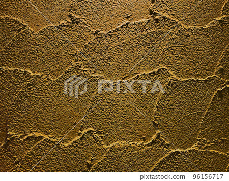 Horizontal background image of a color wall of dark brown earthen wall with trowel marks 96156717