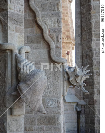 [Spain] Sagrada Familia Shell-shaped object on the bell tower (Barcelona) 96157016