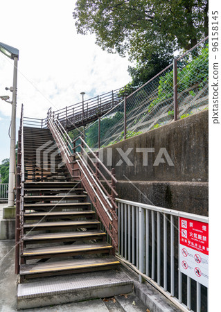 [神奈川縣] 龜明寺站前通往公園的樓梯 96158145