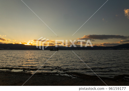 Sunset over Lake Suwa, Suwa City, Nagano Prefecture 96159177
