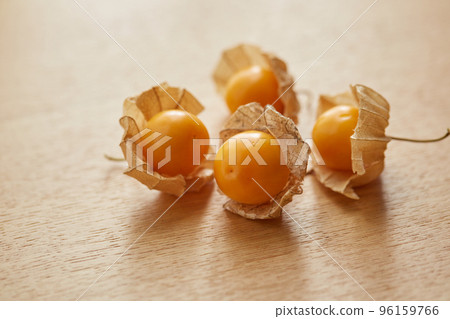 Edible hozuki 96159766