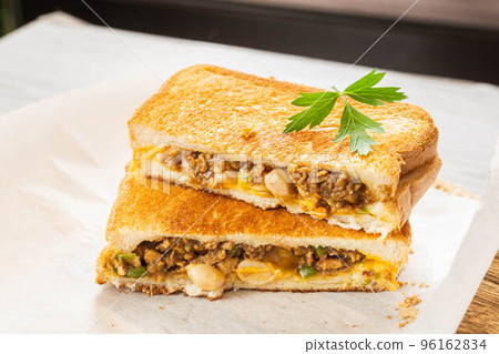 Camp Meal Curry Hot Sandwich 96162834