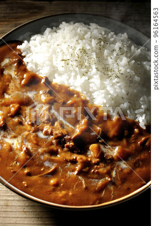 A bird's-eye view of hot hayashi rice with waves of sauce 96164563