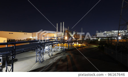 Factory night view in Amagasaki City, Hyogo Prefecture, Kansai Thermochemical Amagasaki Office 96167646