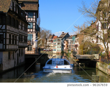 canal, strasbourg, cityscape 96167659