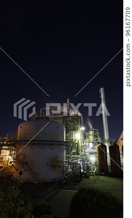 Factory night view in Amagasaki City, Hyogo Prefecture, Kansai Thermochemical Amagasaki Office Factory night view in Amagasaki City, Hyogo Prefecture, Kansai Thermochemical Amagasaki Office 96167709