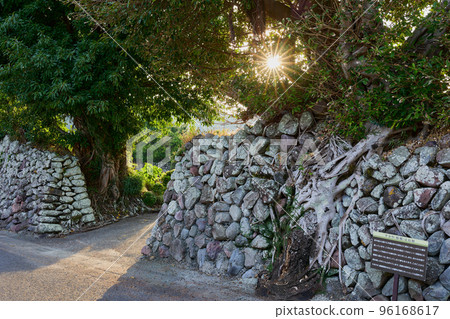 阿口和石牆 96168617