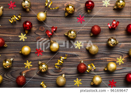 Christmas composition. a pattern of christmas balls on colored background. Flat lay, top view New year decor 96169647