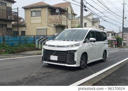 一箱車小型貨車道路駕駛 96170024