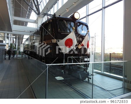 入選名人堂的前召喚師 96172833