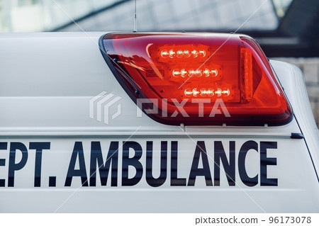 Medical image Red light of ambulance 96173078