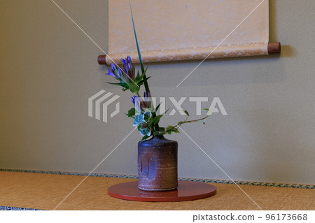 日式房間樓層間的花道 96173668