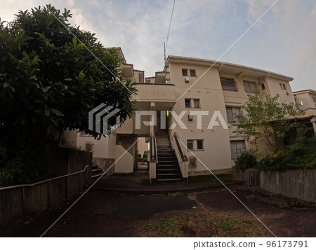 市政住房 96173791