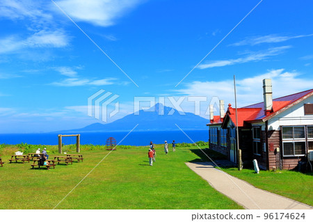 Hokkaido Travelogue Northern Canary Park Rebun Island 96174624