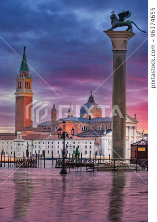 Piazza San Marco at dusk, Venice Piazza San Marco at dusk, Venice 96174655
