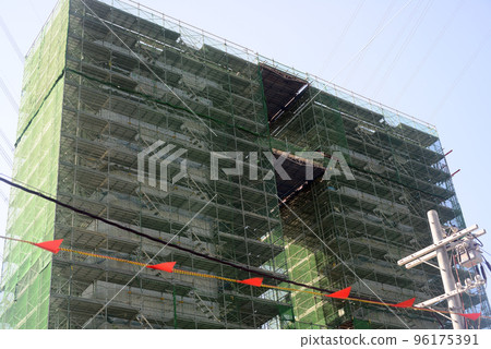 Viaduct under construction-5 96175391