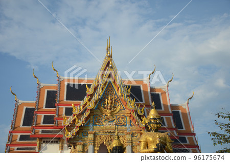 Front view Thao Wessuwan. church background at Chulamanee Temple. Samut Songkhram province. Front view Thao Wessuwan. church background at Chulamanee Temple. Samut Songkhram province. 96175674