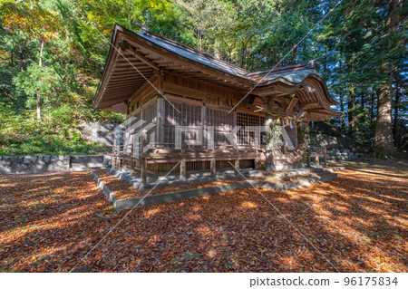 Hiya Shrine Worship Hall Kasagi, Nichinan Town, Hino District, Tottori Prefecture Hiya Shrine Worship Hall Kasagi, Nichinan Town, Hino District, Tottori Prefecture 96175834