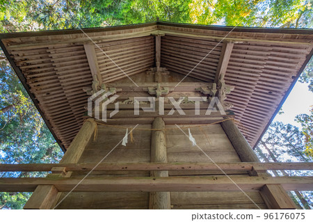 Hiya Shrine Main Hall Kasagi, Nichinan Town, Hino District, Tottori Prefecture Hiya Shrine Main Hall Kasagi, Nichinan Town, Hino District, Tottori Prefecture 96176075