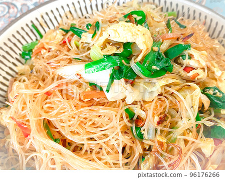 中國家常菜，台灣炒米粉（炒蛋炒台灣米粉） 96176266