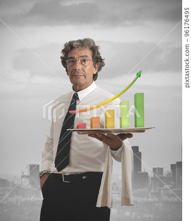 Businessman and positive statistics 96176495