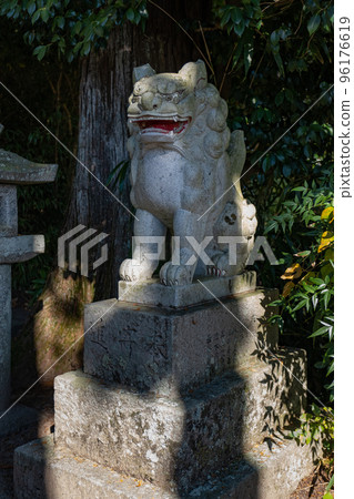 Hiya Shrine Komainu, Kasagi, Nichinan Town, Hino District, Tottori Prefecture Hiya Shrine Komainu, Kasagi, Nichinan Town, Hino District, Tottori Prefecture 96176619