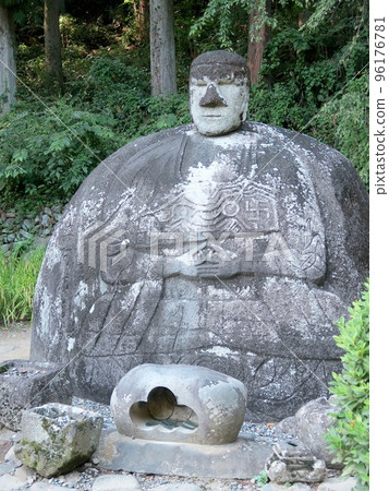 岡本太郎印象深刻的萬吉石佛（長野縣諏訪町） 96176781