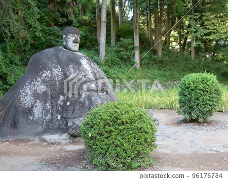 Manji Stone Buddha that impressed Taro Okamoto (Suwa Town, Nagano Prefecture) Manji Stone Buddha that impressed Taro Okamoto (Suwa Town, Nagano Prefecture) 96176784