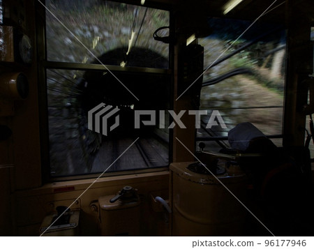 從山火車窗口 從山火車窗口 96177946