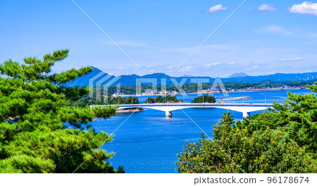 Amakusa five bridges scenery against the background of summer sunlight 96178674