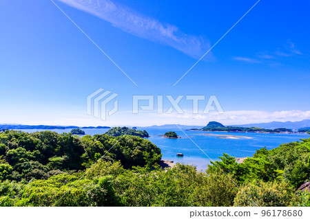 The Amakusa Islands (Matsushima Observatory) against the backdrop of the beautiful summer sunshine The Amakusa Islands (Matsushima Observatory) against the backdrop of the beautiful summer sunshine 96178680