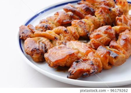 Assorted charcoal-grilled yakitori (sauce) Assorted charcoal-grilled yakitori (sauce) 96179262