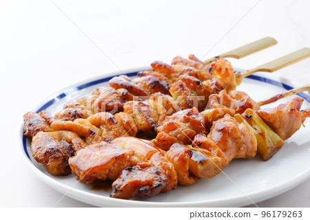 Assorted charcoal-grilled yakitori (sauce) Assorted charcoal-grilled yakitori (sauce) 96179263