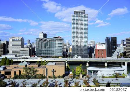 Scenery of Nakanoshima, Osaka (The Museum of Oriental Ceramics and the Osaka Bar Association) 96182087