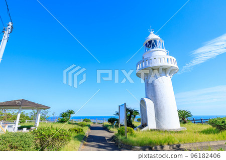 Hososhima Lighthouse in Autumn Hyuga City, Miyazaki Prefecture 96182406