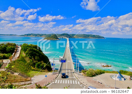 Tsunoshima Bridge and Tsunoshima Ohashi (Shimonoseki City, Yamaguchi Prefecture) Tsunoshima Bridge and Tsunoshima Ohashi (Shimonoseki City, Yamaguchi Prefecture) 96182647