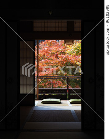 京都大原朱里園的秋葉 京都大原朱里園的秋葉 96182999