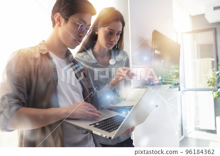 Business person in office connected on internet network. concept of startup company 96184362