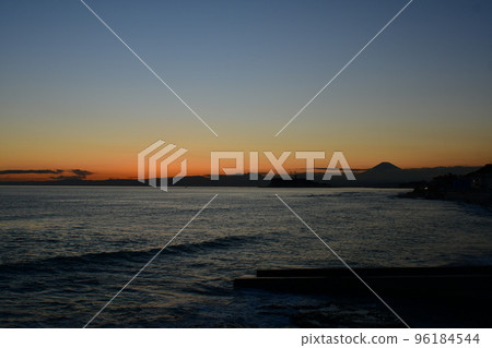 Sagami Bay from Inamuragasaki Park Sagami Bay from Inamuragasaki Park 96184544