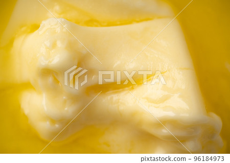 melted butter 96184973