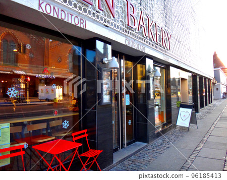 Andersen bakery in Copenhagen, Denmark 96185413