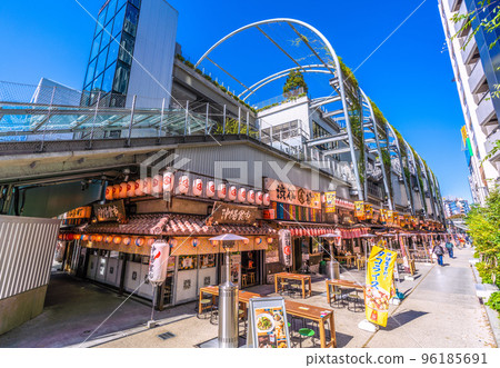 日本 10 月的東京城市景觀。一種新的突變菌株正在蔓延......在戶外幾乎沒有感染的風險......澀谷橫丁 = 26th 日本 10 月的東京城市景觀。一種新的突變菌株正在蔓延......在戶外幾乎沒有感染的風險......澀谷橫丁 = 26th 96185691