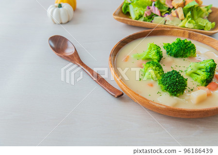 White stew white background tableware close-up material White stew white background tableware close-up material 96186439