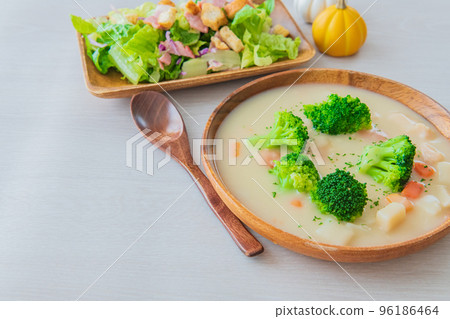 White stew white background tableware close-up material 96186464