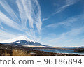 Lake Yamanaka and Mt.Fuji seen from Panoramadai in winter 96186894