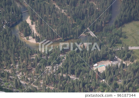 Travel to Yosemite in early summer in the United States Travel to Yosemite in early summer in the United States 96187344