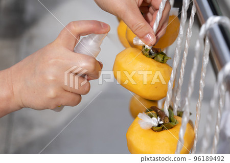 製作柿餅 - 酒精消毒 96189492