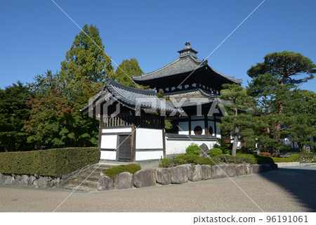 Tofuku-ji temple bell tower and sutra storehouse, Higashiyama-ku, Kyoto 96191061
