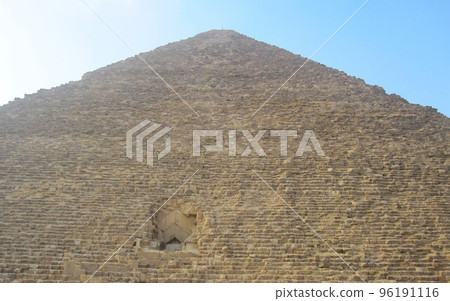 The three big pyramids of Giza 96191116