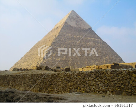 The three big pyramids of Giza 96191117